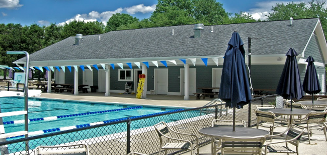 Back-with-Pool-650x310