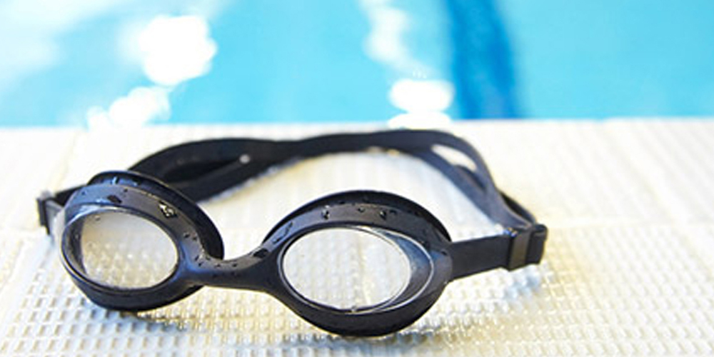 swim-goggles